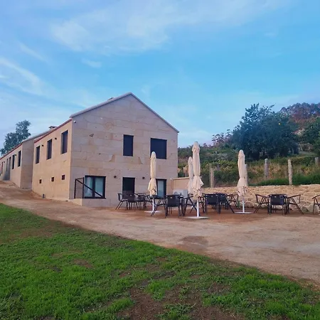 Caroi & Armenteira Hostel *