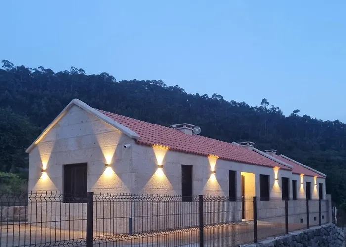 Caroi & Armenteira ホステル